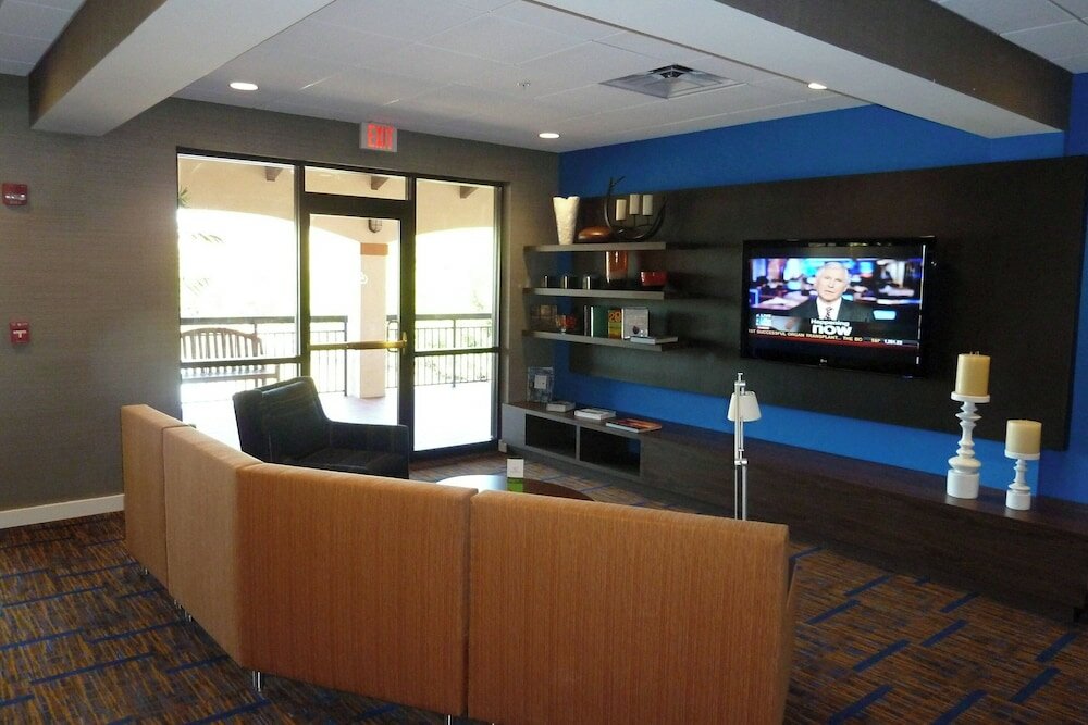 Фото Courtyard by Marriott Key West Waterfront