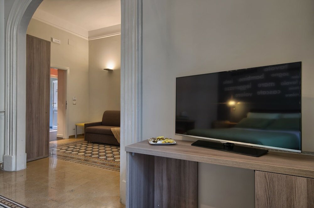 Фото The Pope's Window