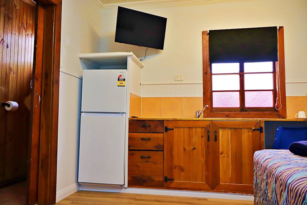 Фото Brisbane Manor Hotel