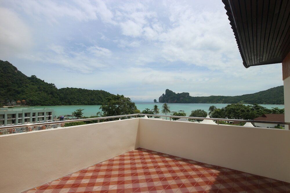 Фото Phi Phi Hotel