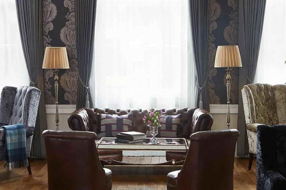 Фото The Westbridge Hotel