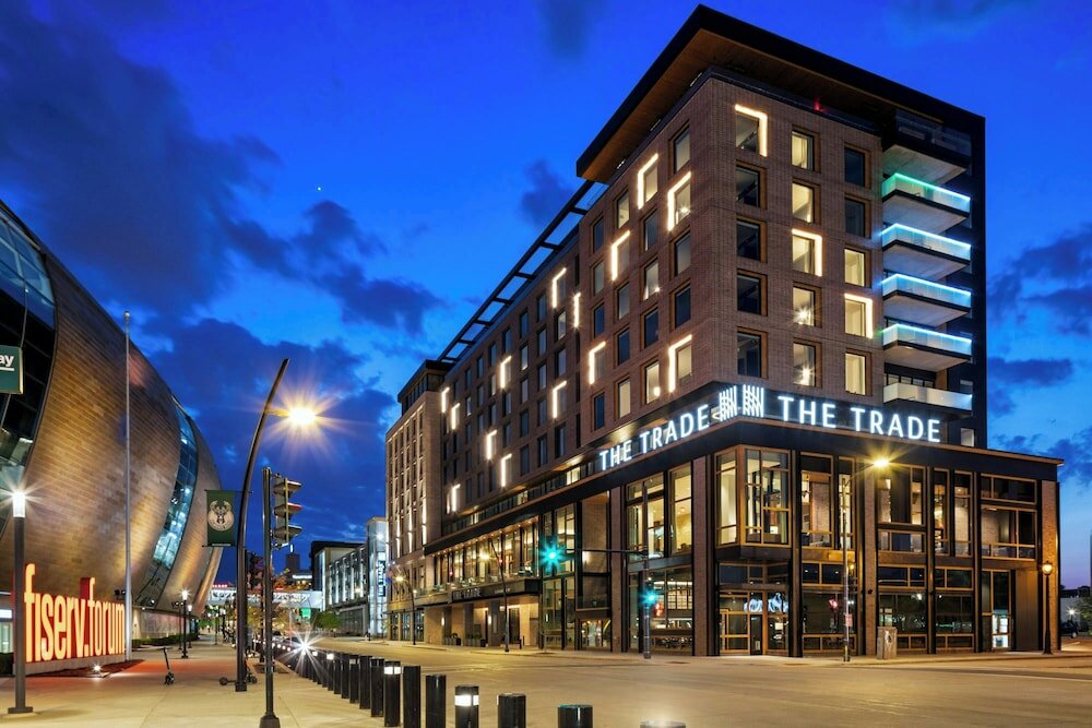 Фото The Trade, Autograph Collection