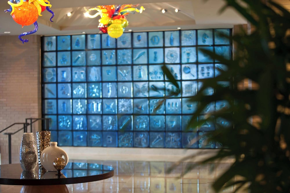 Фото Renaissance New Orleans Arts Warehouse District Hotel