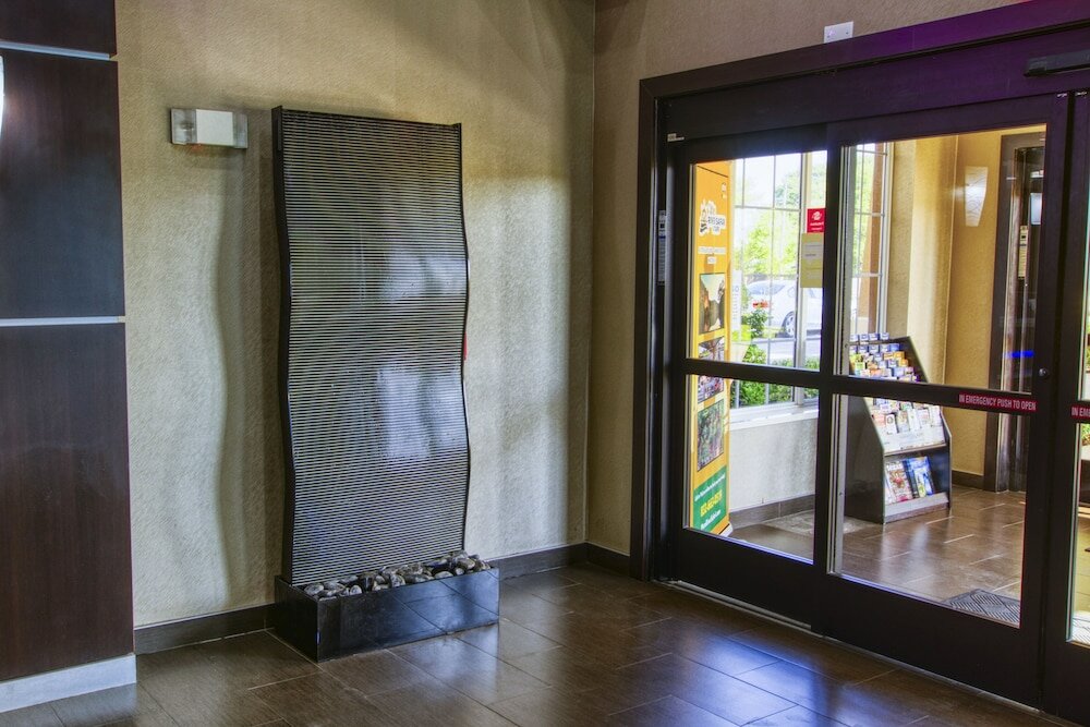 Фото Comfort Suites Waco North - Near University Area