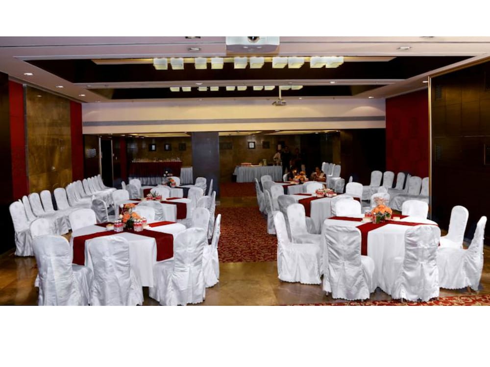 Фото Country Inn & Suites by Radisson, Navi Mumbai