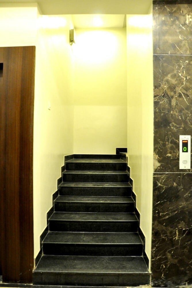 Фото Hotel Gulmohar Pride