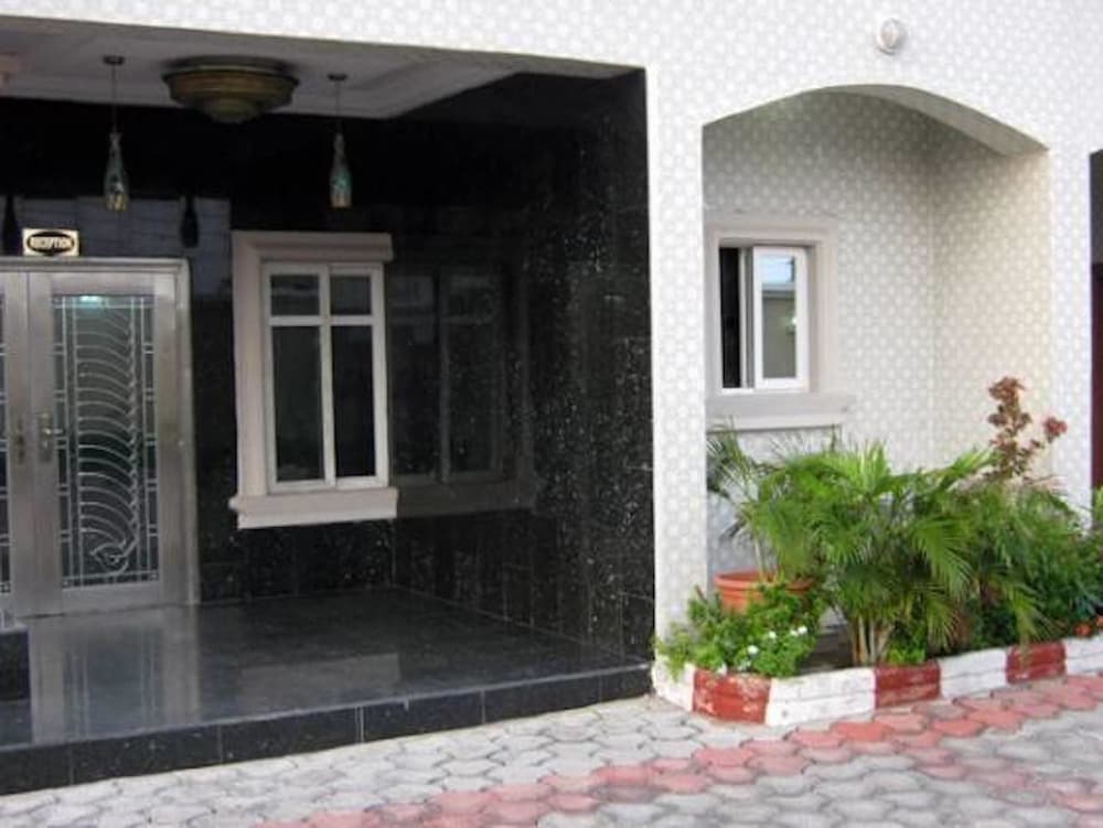 Фото Hymax Grace Hotel and Suites