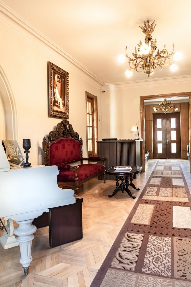 Фото Vedzisi garden hotel