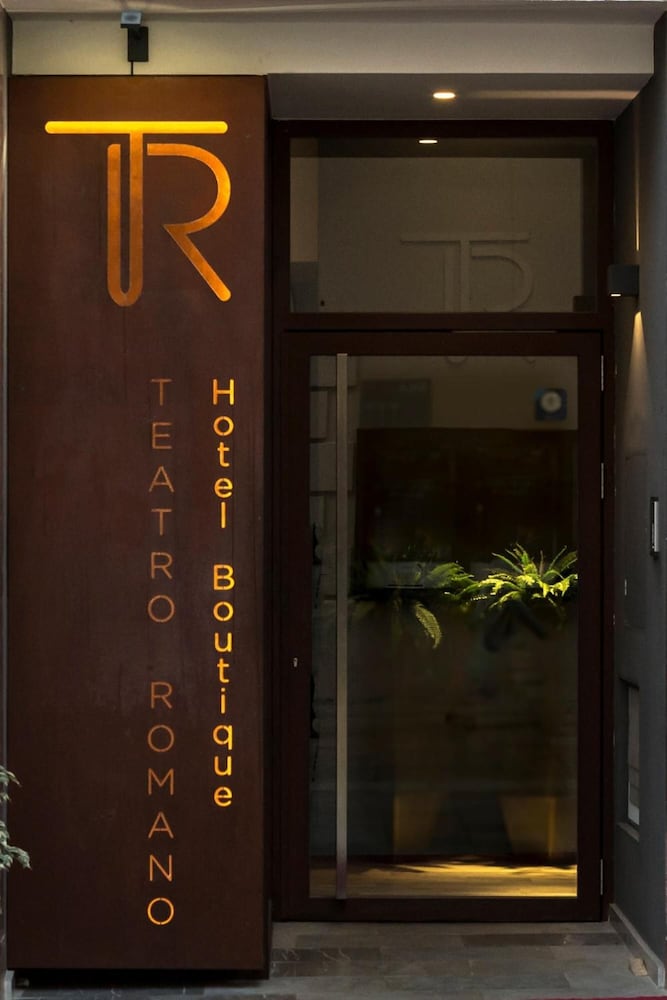 Фото Hotel Boutique Teatro Romano