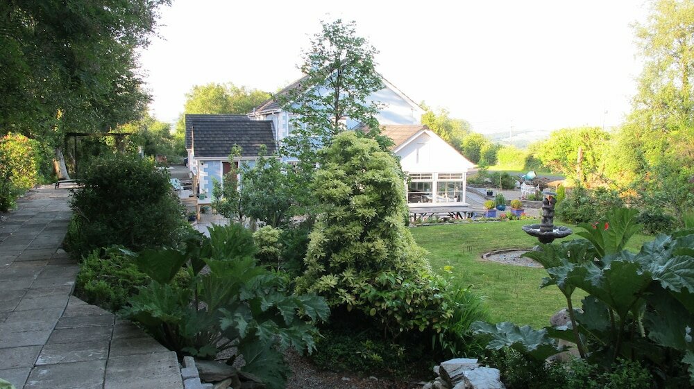 Фото Five Oaks Bed & Breakfast