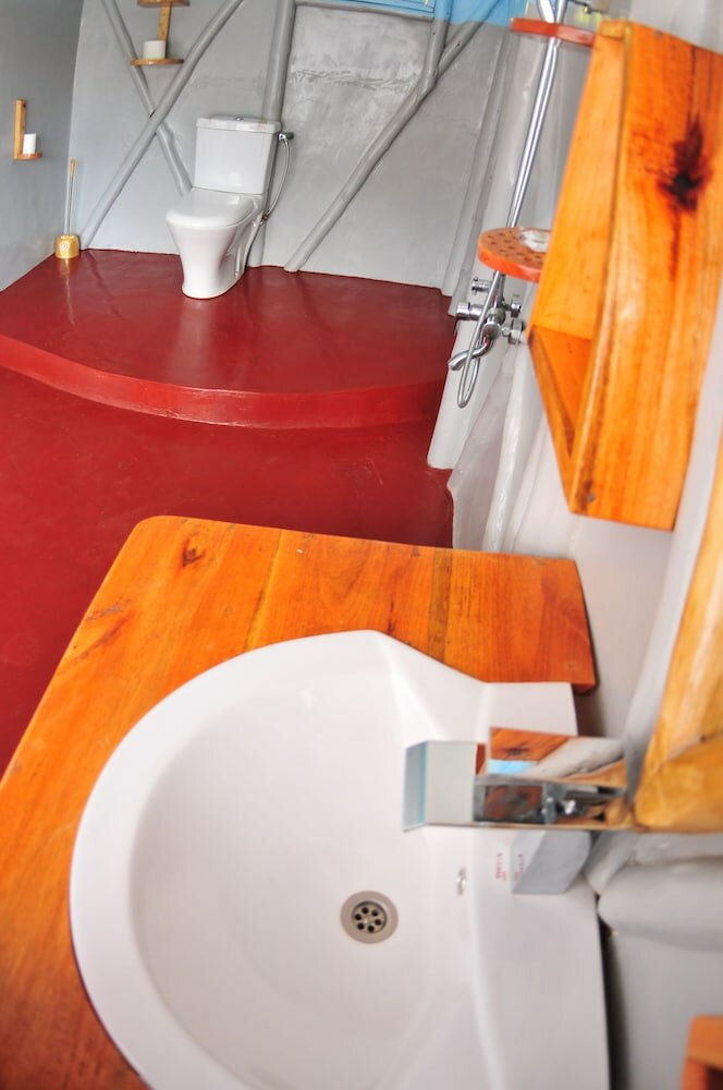 Фото Lake Bunyonyi Rock Resort