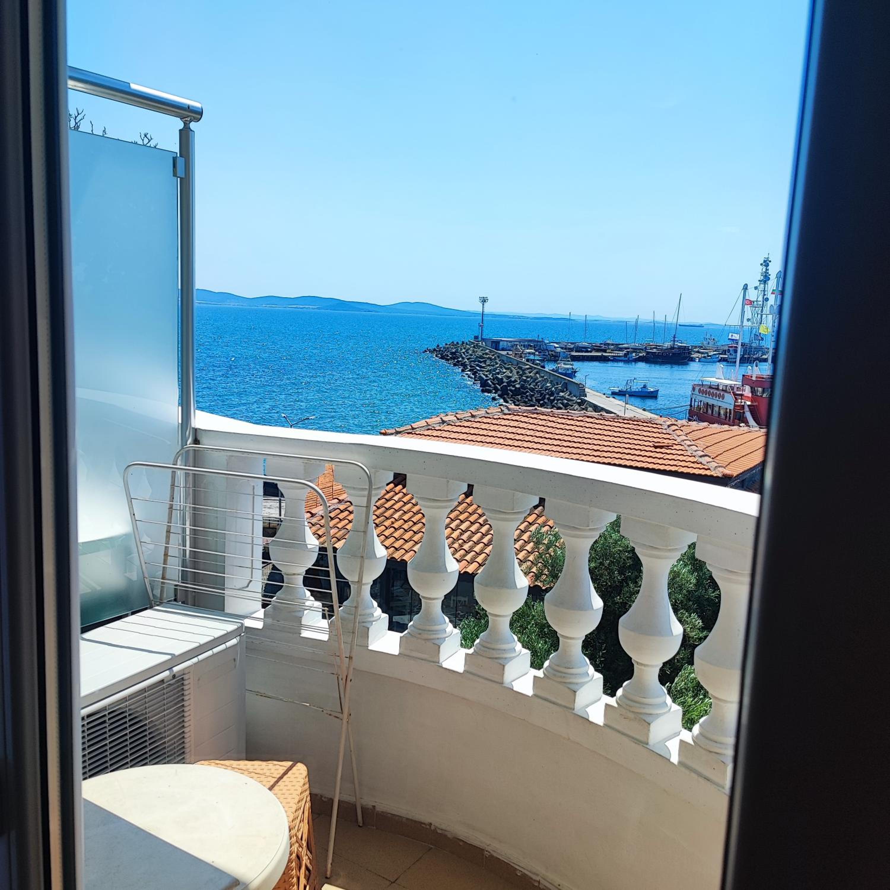 Фото Paros Hotel Pomirie Bulgaria