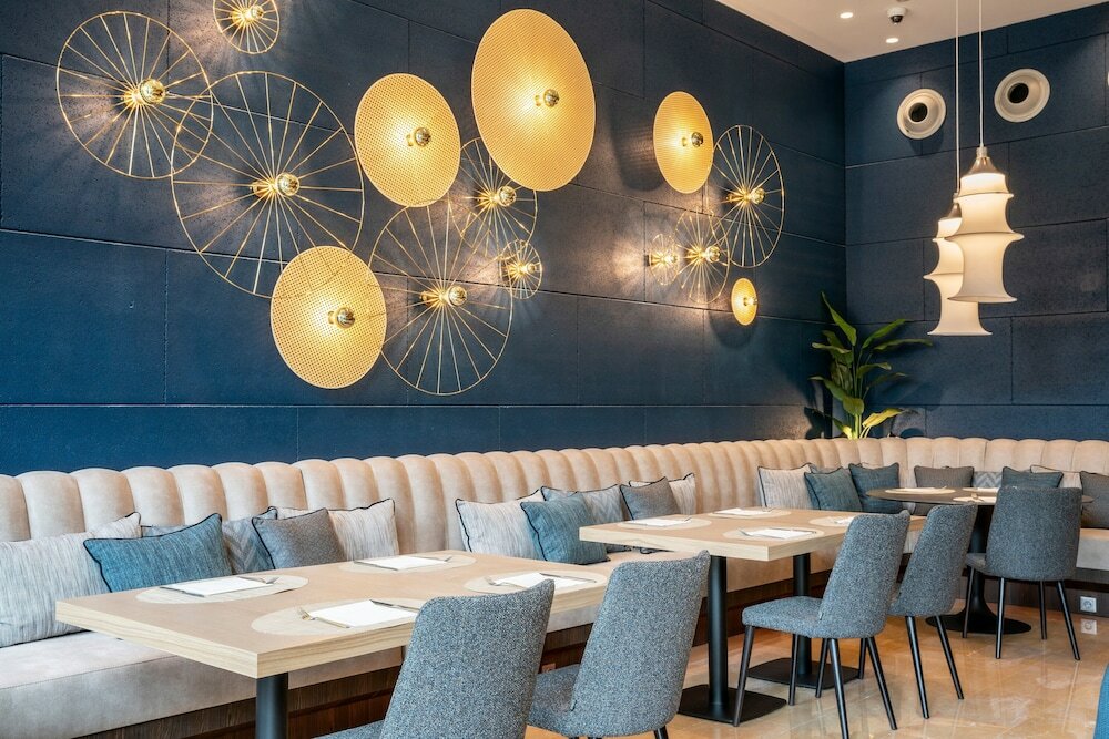 Фото Hotel Ilunion Valencia 4