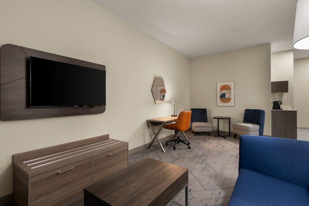 Фото Holiday Inn Express Hotel & Suites Oklahoma City Northwest, an Ihg Hotel