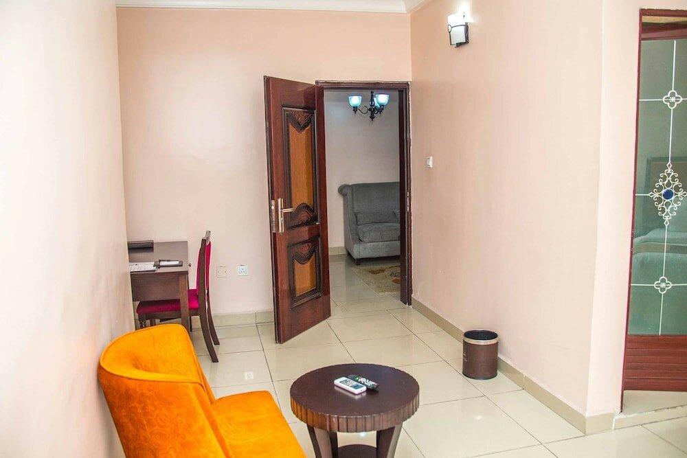 Фото Royal Crest Hotel & Suites