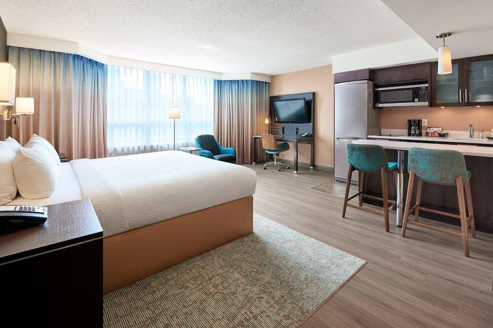 Фото Residence Inn Vancouver Downtown