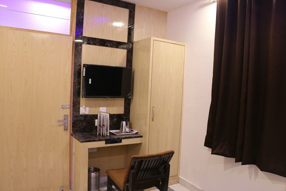 Фото Hotel Karlo Kastle by Sushant Travels