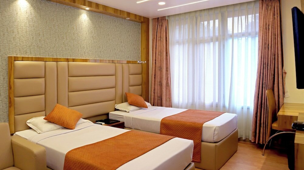 Фото Отель Executive Tower