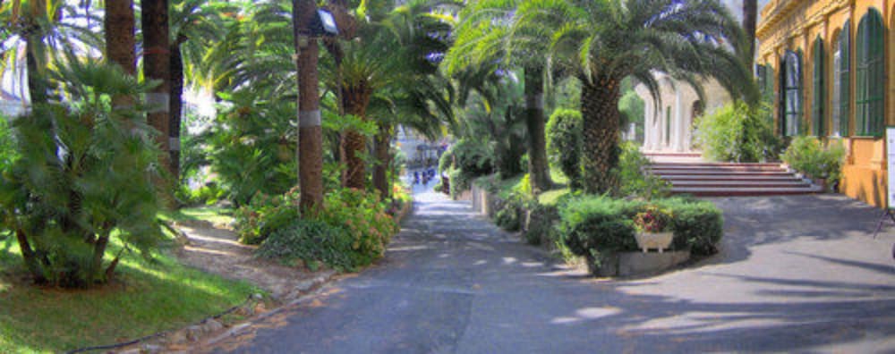 Фото Grand Hotel Londra