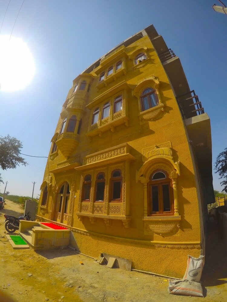 Фото отеля 2