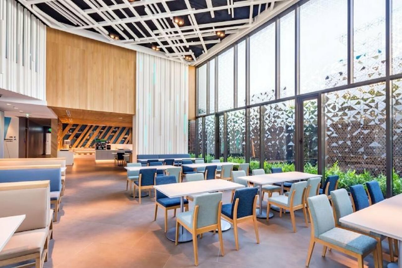 Фото Holiday Inn Express Bangkok Soi Soonvijai