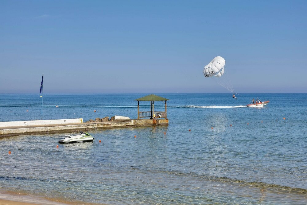 Фото Отель Alexander Beach Hotel & Village Resort