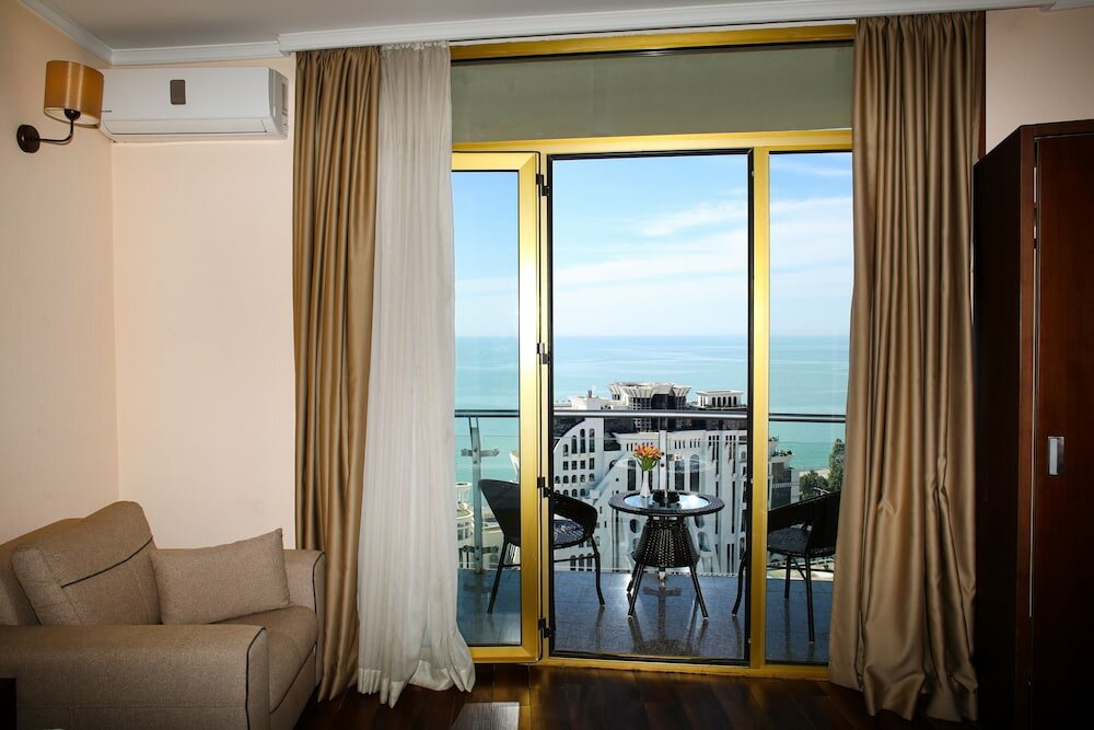 Фото Hotel Corner Inn