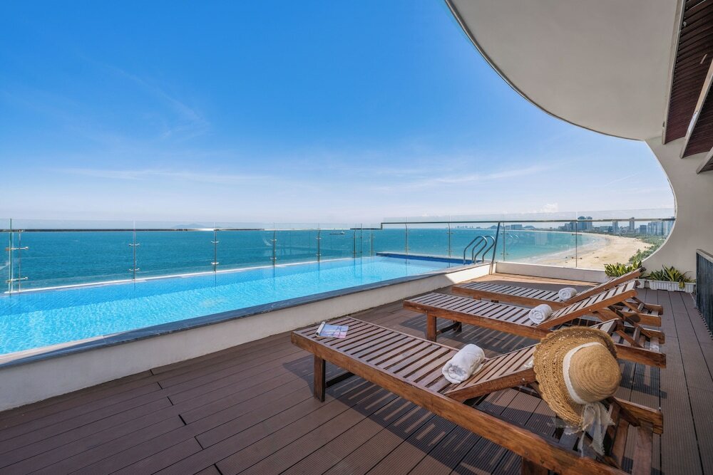 Фото De L'amour Hotel