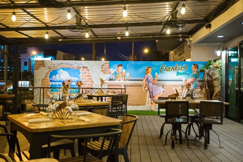 Фото Frankie's Inn