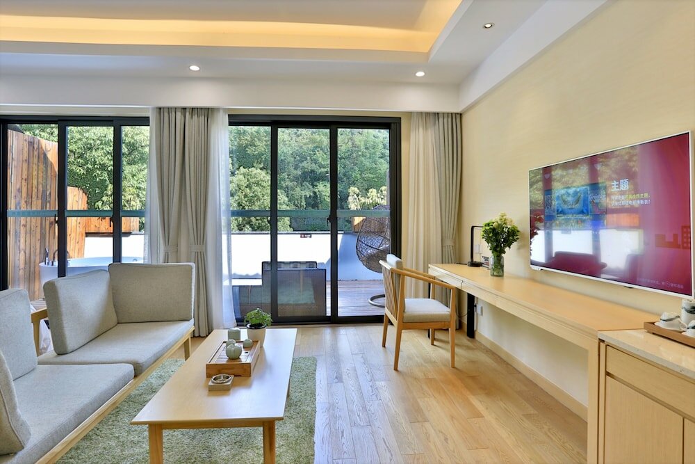 Фото Hiking Hotel Hangzhou