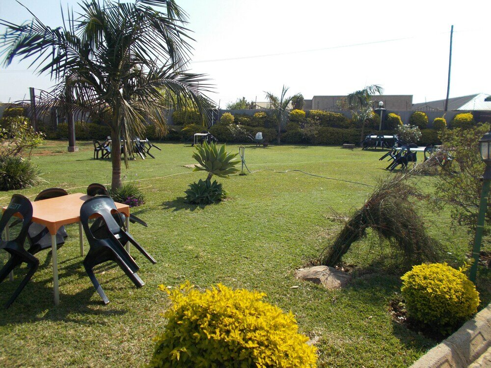 Фото Leget Lodges & Gardens