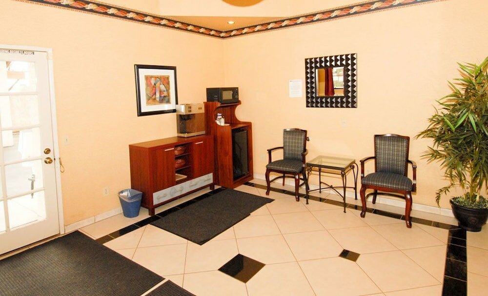 Фото Regency Inn & Suites