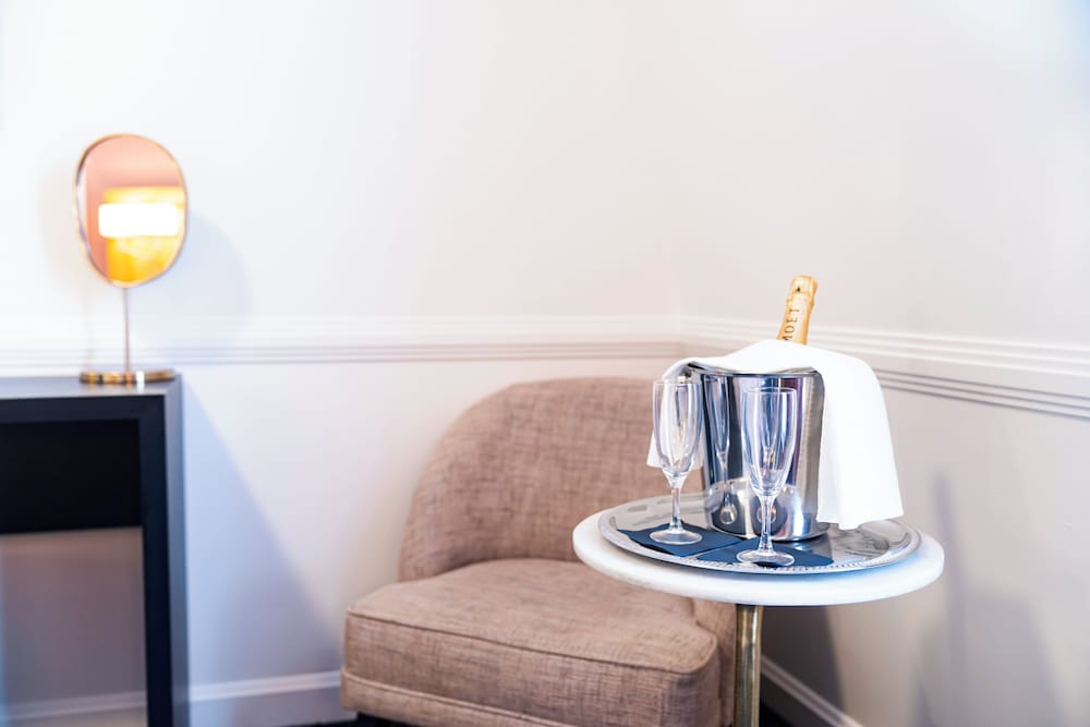 Фото Hôtel Le Cercle Tour Eiffel