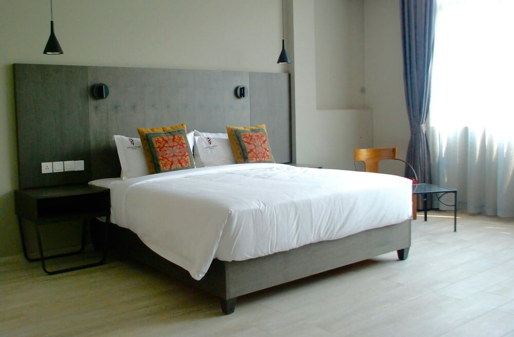 Фото Kiriri Garden Hotel