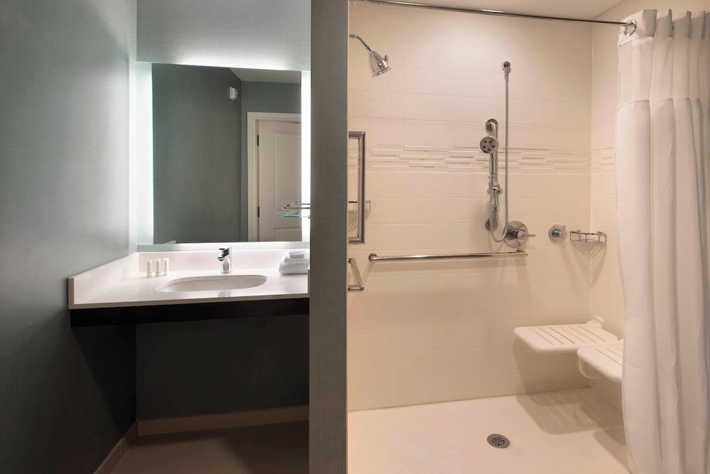 Фото Residence Inn by Marriott New York Long Island East End