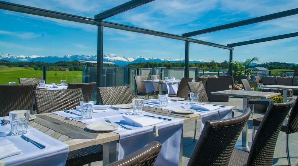 Фото Hotel Swiss Star