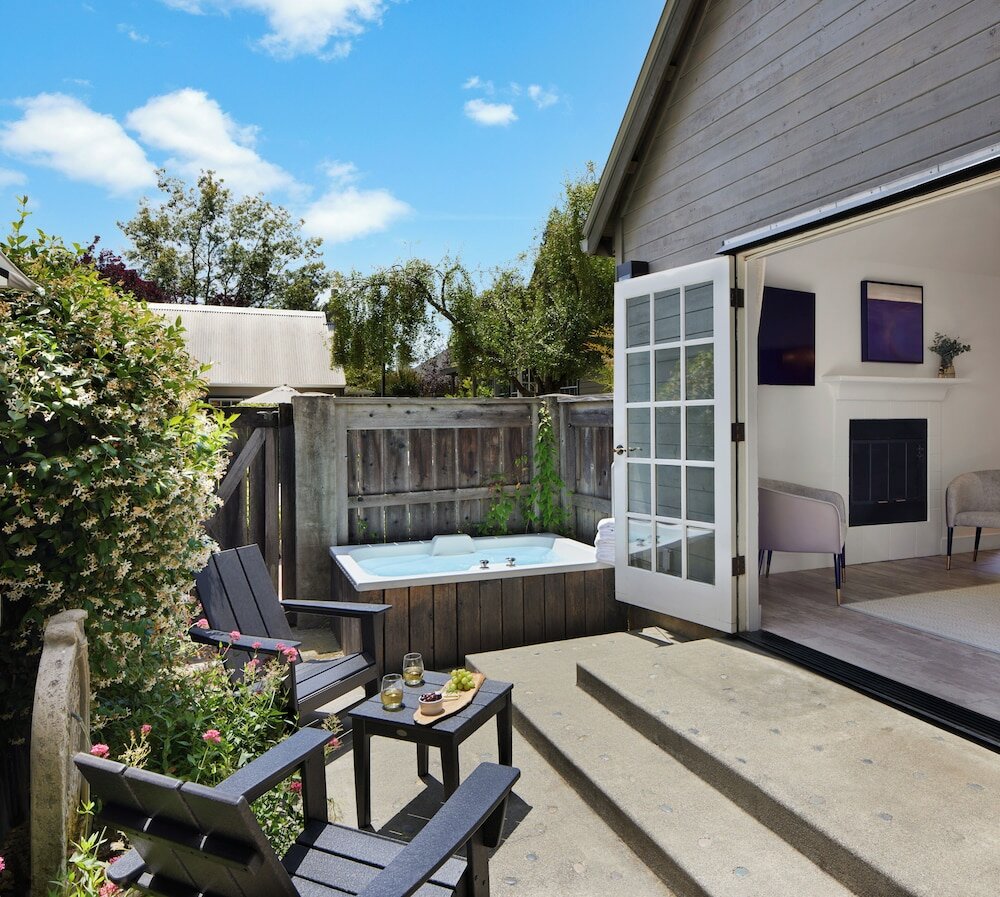 Фото Lavender, A Four Sisters Inn