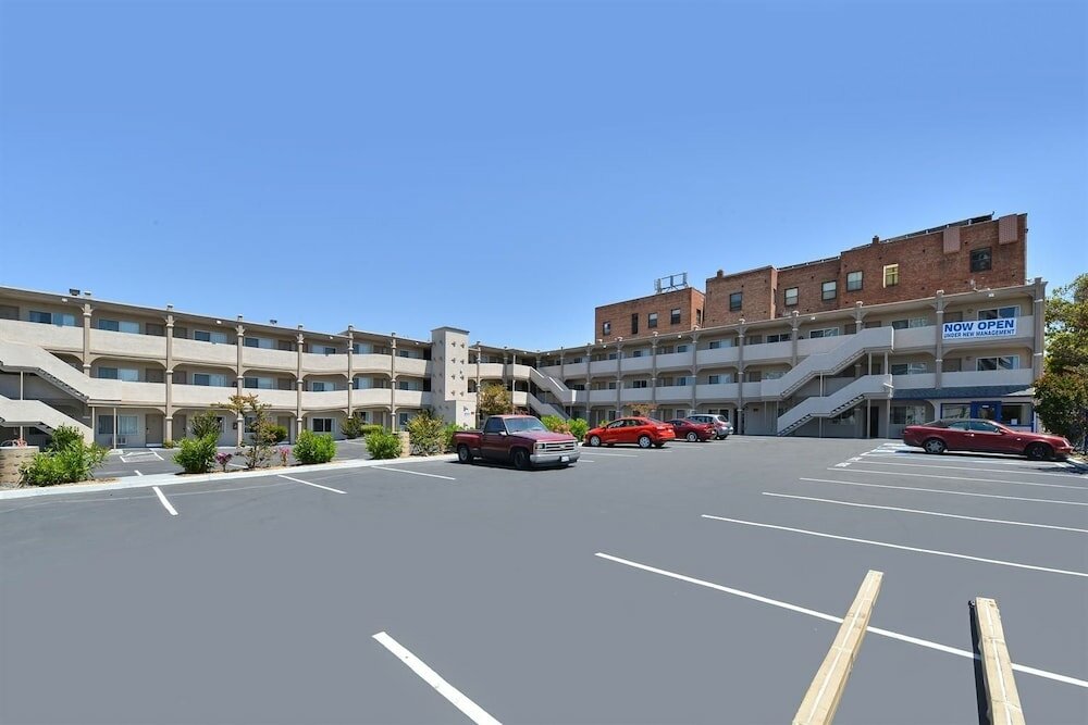 Фото Americas Best Value Inn Oakland Lake Merritt