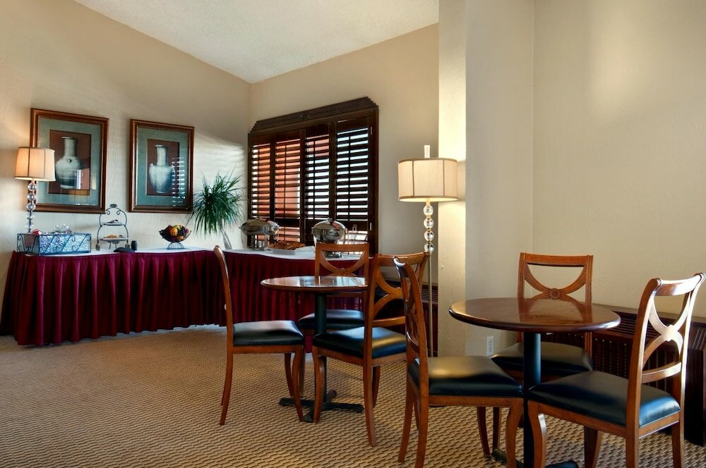 Фото Crowne Plaza Albuquerque