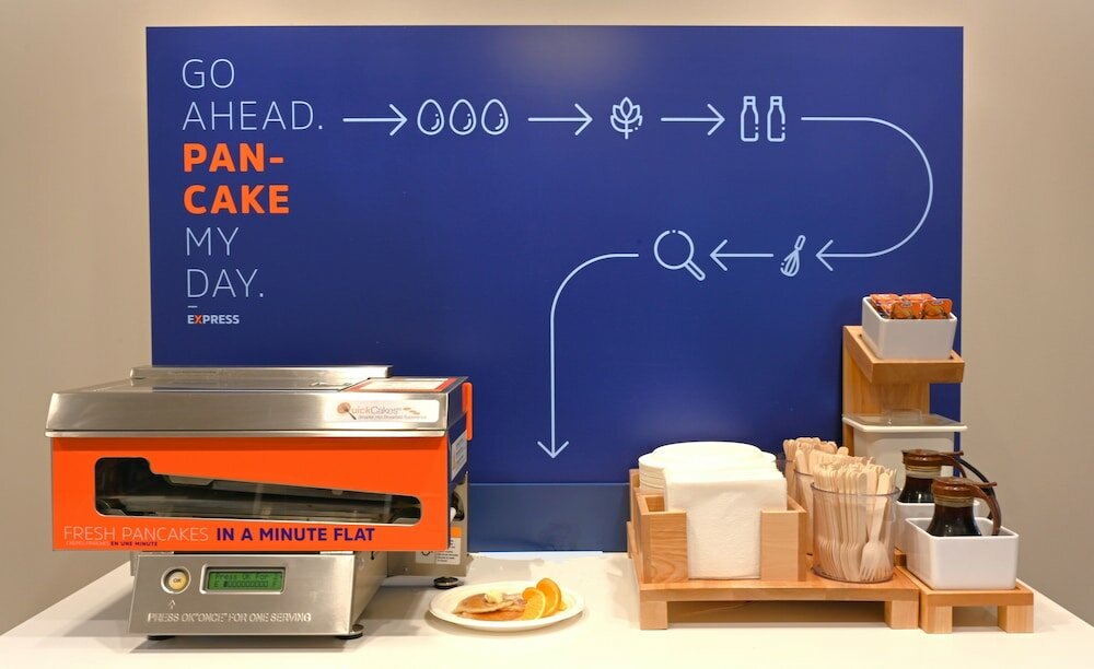 Фото Holiday Inn Express & Suites Aurora, an Ihg Hotel