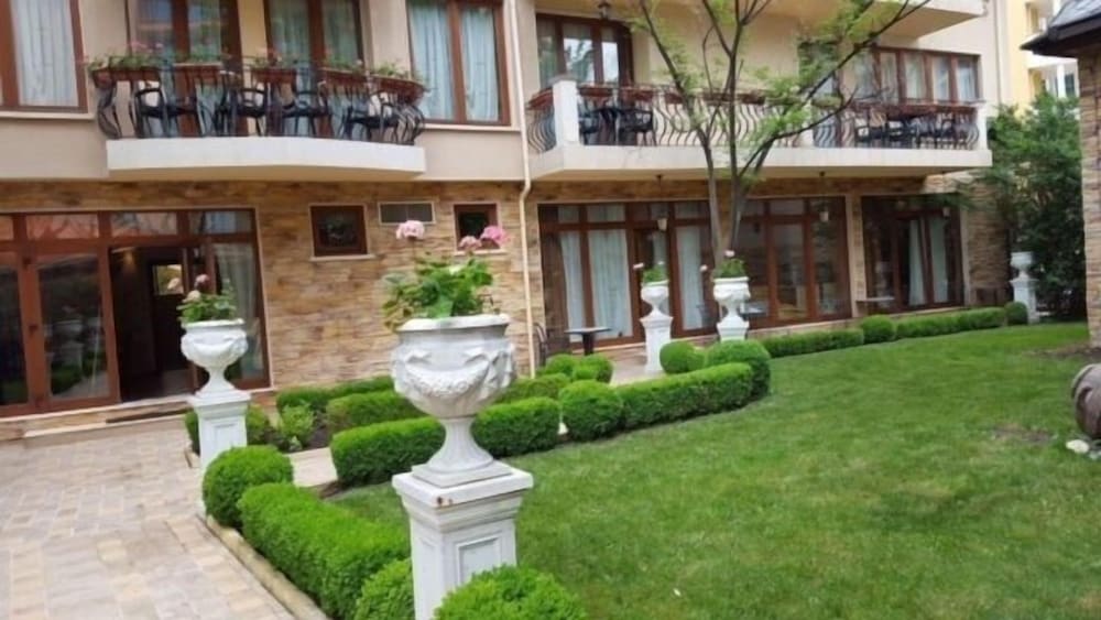 Фото Golden Pearl Hotel