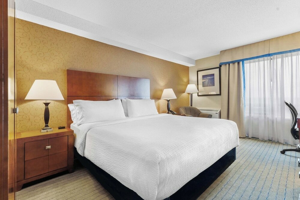 Фото Allure Hotel & Suites