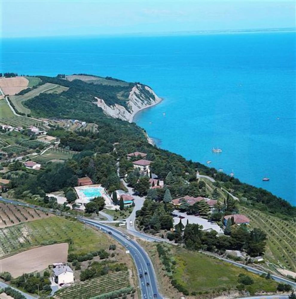 Фото Belvedere Resort Hotels