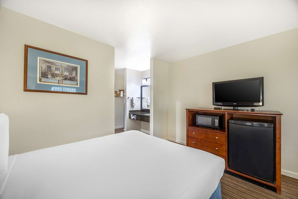 Фото Best Western Capital City Inn