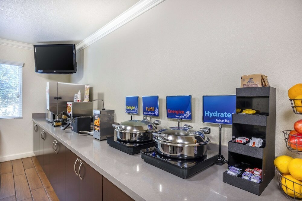 Фото Best Western Capital City Inn