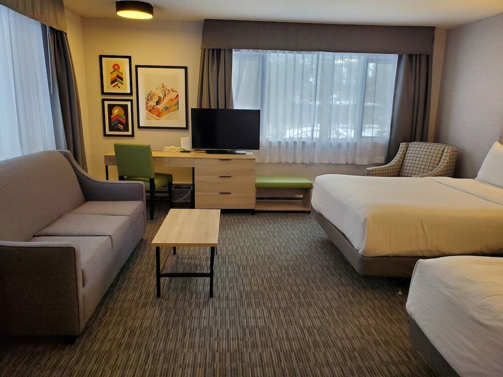 Фото Mountaineer Lodge