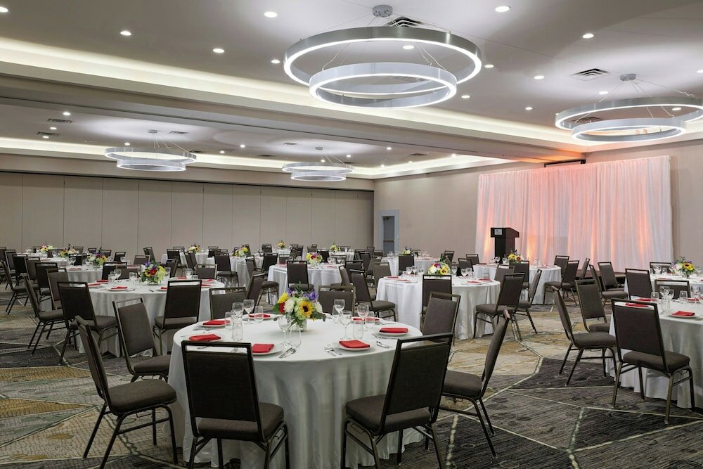 Фото Marriott Columbus Northwest