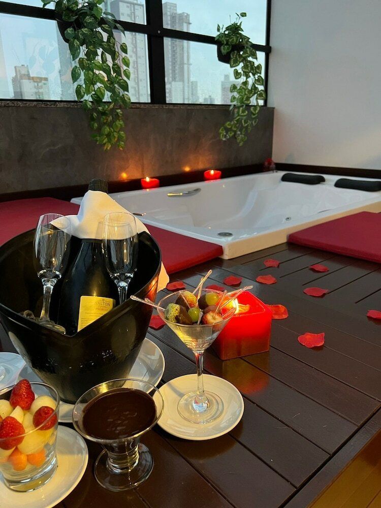 Фото Holiday & Business Hotel - AO lado do Centro de Eventos e Arena Conda