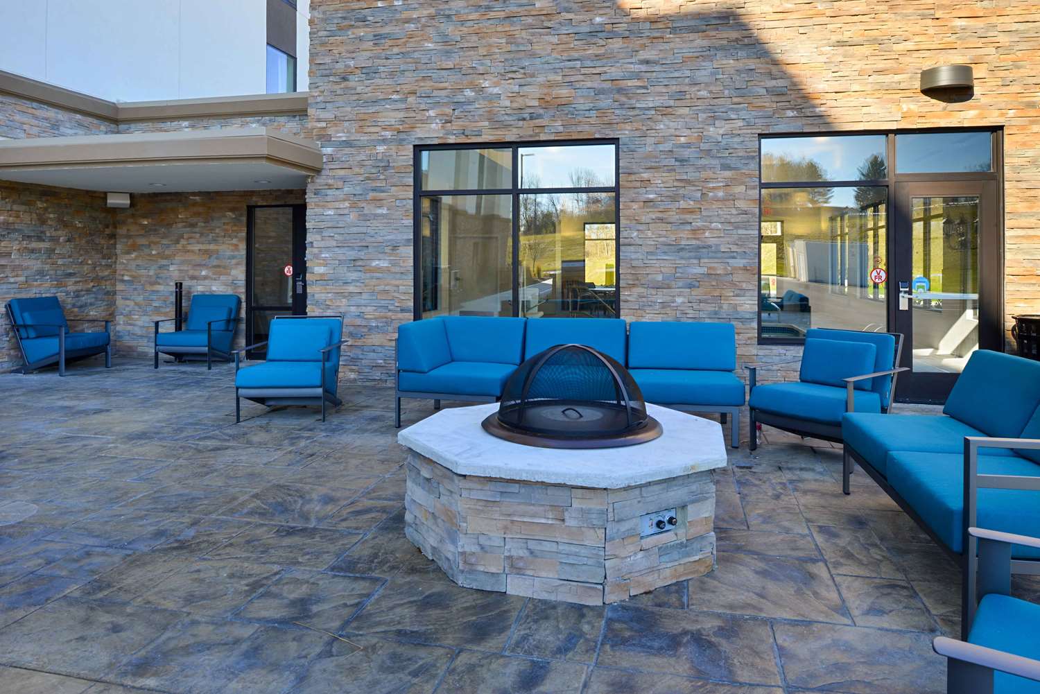 Фото Hampton Inn & Suites Albany-East Greenbush