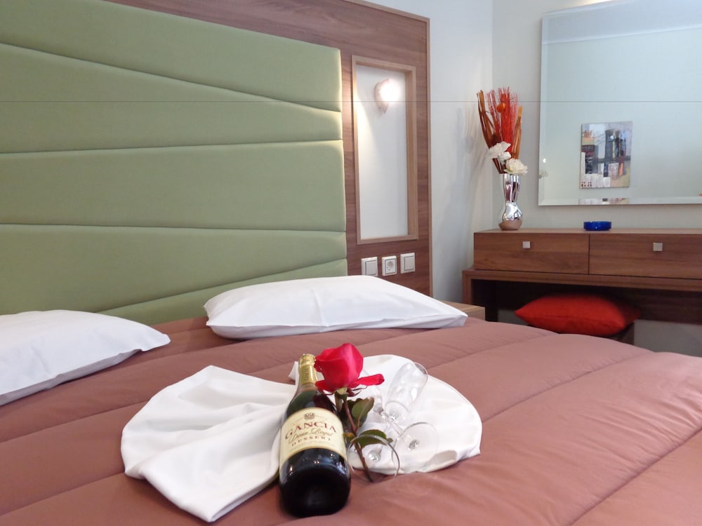 Фото Niki Studios Sea-Front